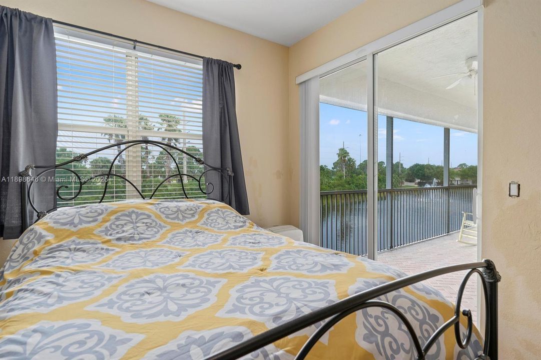 Active With Contract: $2,600 (3 beds, 2 baths, 1704 Square Feet)