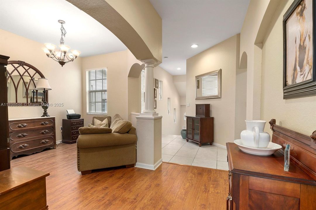 Active With Contract: $2,600 (3 beds, 2 baths, 1704 Square Feet)