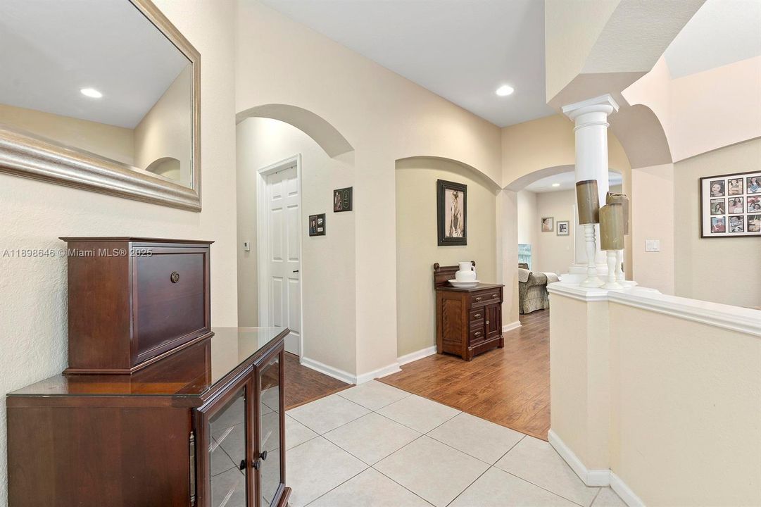 Active With Contract: $2,600 (3 beds, 2 baths, 1704 Square Feet)