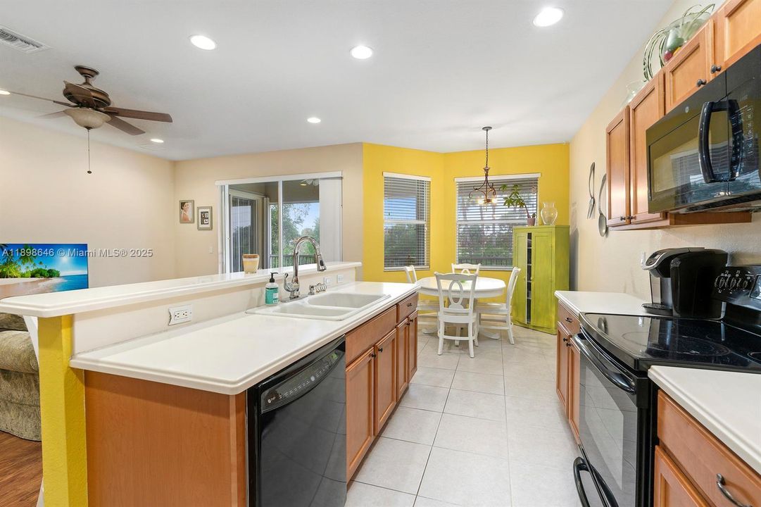 Active With Contract: $2,600 (3 beds, 2 baths, 1704 Square Feet)