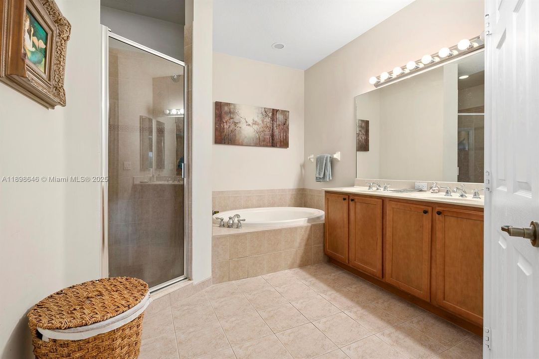 Active With Contract: $2,600 (3 beds, 2 baths, 1704 Square Feet)