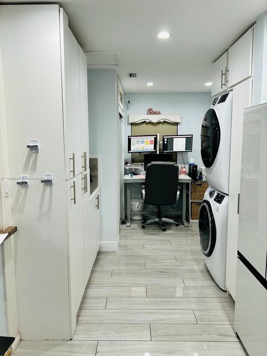 For Sale: $565,000 (3 beds, 1 baths, 1058 Square Feet)