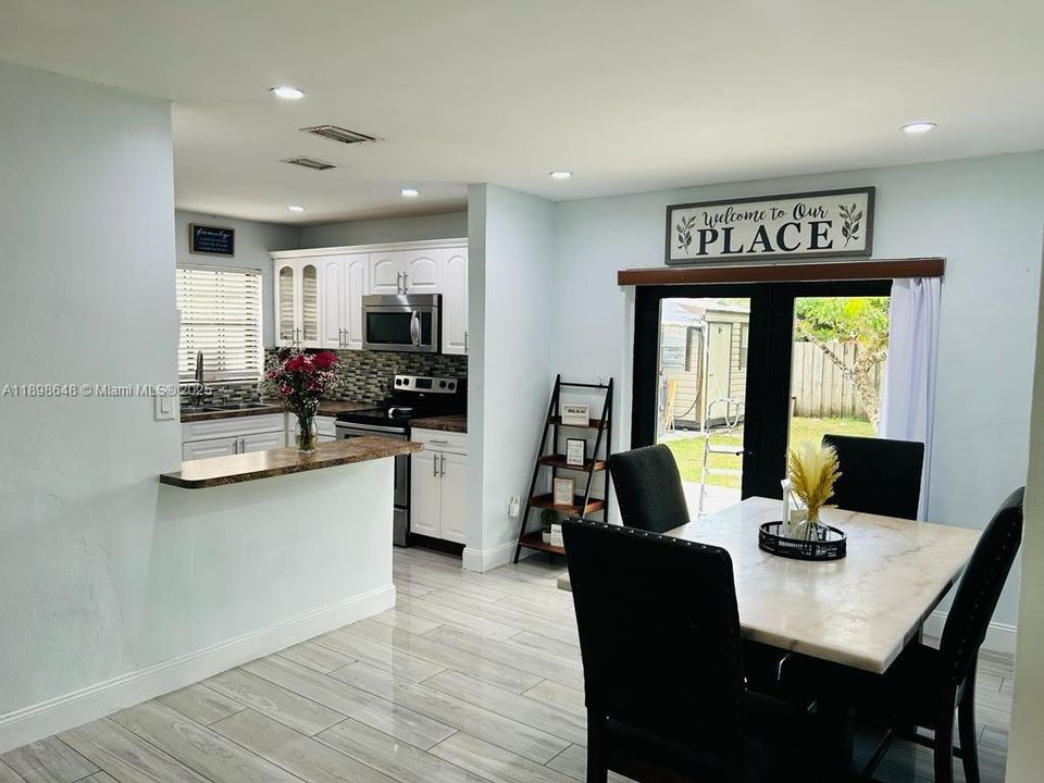 For Sale: $565,000 (3 beds, 1 baths, 1058 Square Feet)