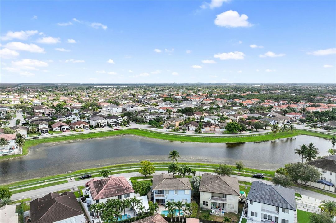 待售: $999,990 (4 贝兹, 2 浴室, 2372 平方英尺)