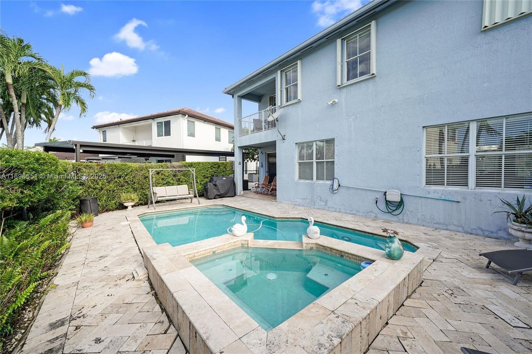 待售: $999,990 (4 贝兹, 2 浴室, 2372 平方英尺)