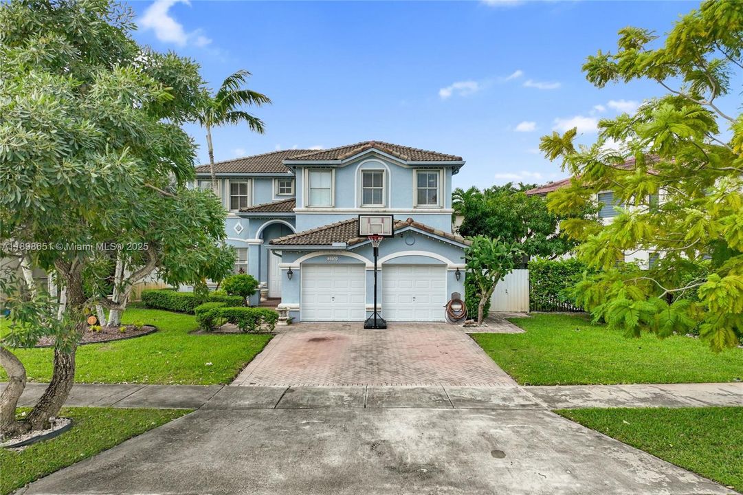 待售: $999,990 (4 贝兹, 2 浴室, 2372 平方英尺)