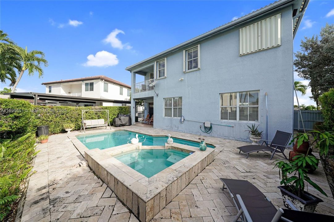 待售: $999,990 (4 贝兹, 2 浴室, 2372 平方英尺)