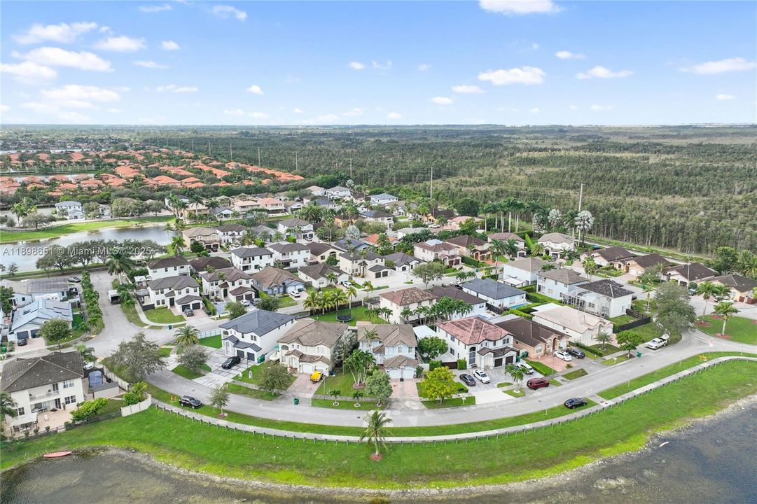 待售: $999,990 (4 贝兹, 2 浴室, 2372 平方英尺)