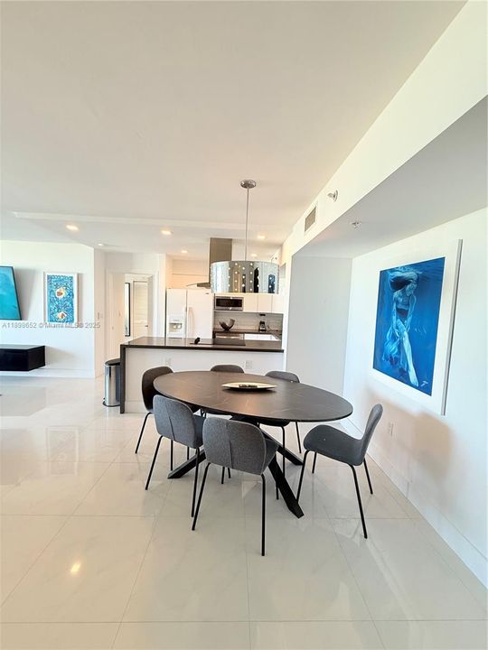 На продажу: $1,250,000 (2 спален, 2 ванн, 1080 Квадратных фут)