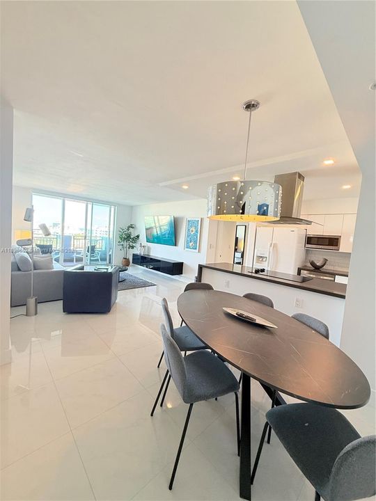 На продажу: $1,250,000 (2 спален, 2 ванн, 1080 Квадратных фут)