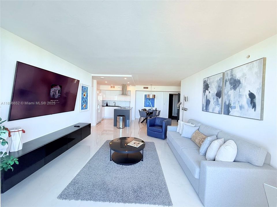 На продажу: $1,250,000 (2 спален, 2 ванн, 1080 Квадратных фут)