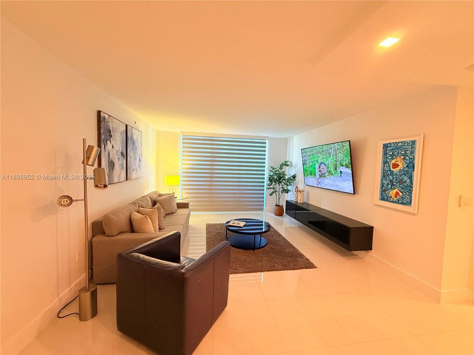 На продажу: $1,250,000 (2 спален, 2 ванн, 1080 Квадратных фут)