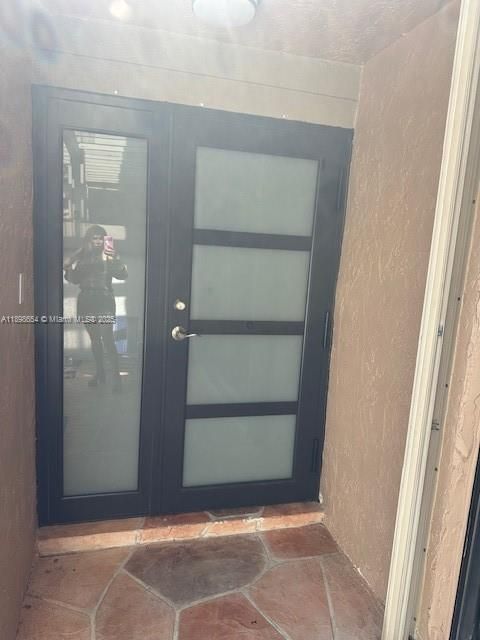 Active With Contract: $3,600 (3 beds, 2 baths, 2070 Square Feet)