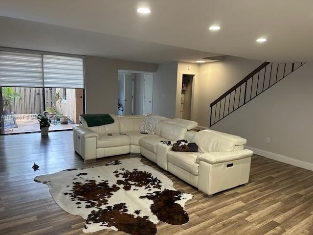 Active With Contract: $3,600 (3 beds, 2 baths, 2070 Square Feet)