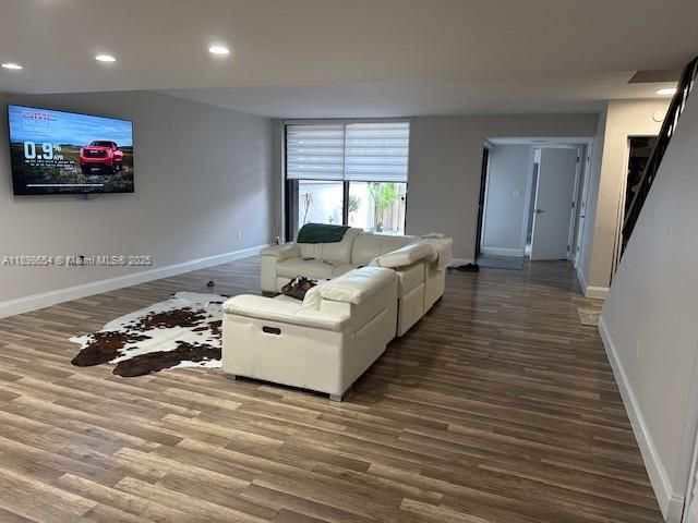 Active With Contract: $3,600 (3 beds, 2 baths, 2070 Square Feet)