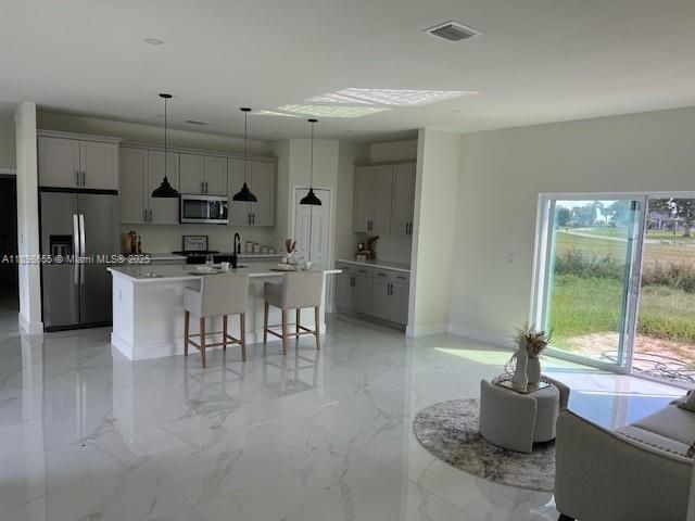 Recently Rented: $2,450 (3 beds, 2 baths, 0 Square Feet)