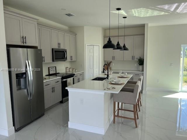 Recently Rented: $2,450 (3 beds, 2 baths, 0 Square Feet)