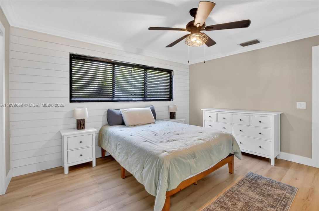 合同活跃: $525,000 (2 贝兹, 2 浴室, 1438 平方英尺)