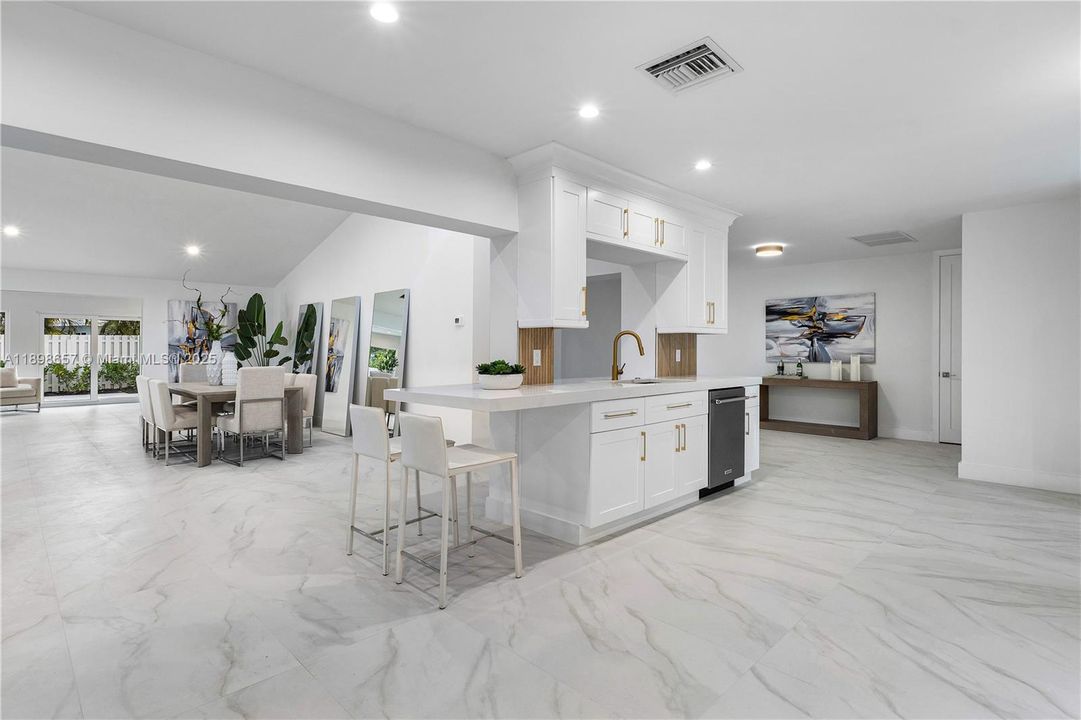 Недавно продано: $1,895,000 (4 спален, 3 ванн, 2771 Квадратных фут)