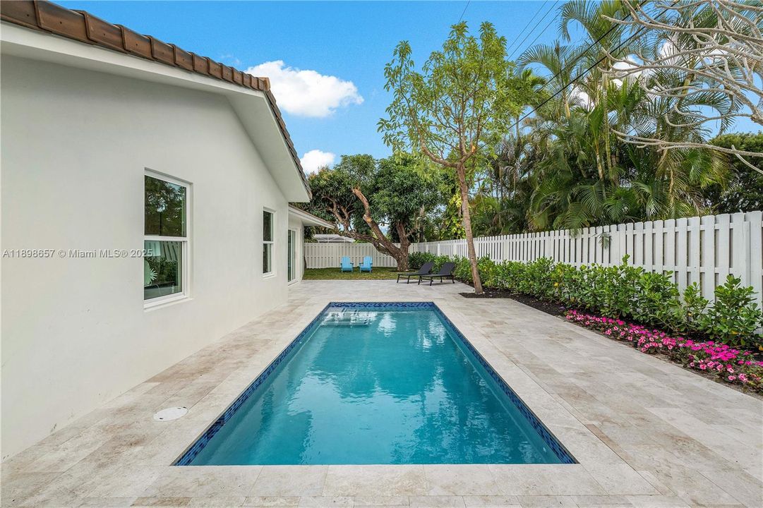 Недавно продано: $1,895,000 (4 спален, 3 ванн, 2771 Квадратных фут)