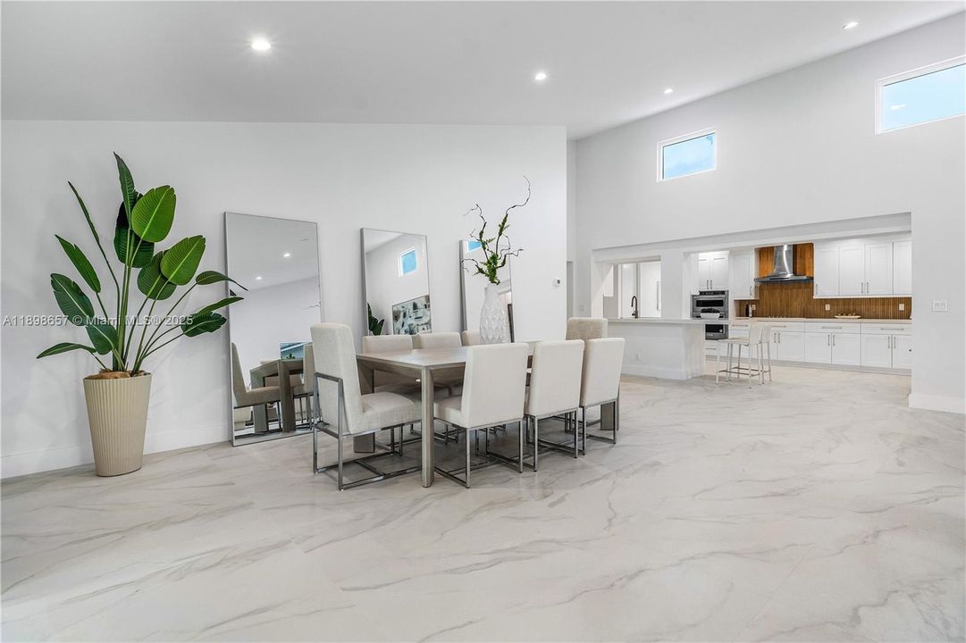 Недавно продано: $1,895,000 (4 спален, 3 ванн, 2771 Квадратных фут)