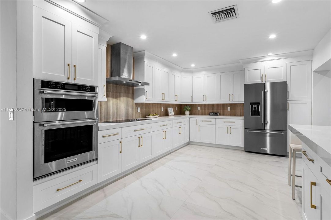 Недавно продано: $1,895,000 (4 спален, 3 ванн, 2771 Квадратных фут)