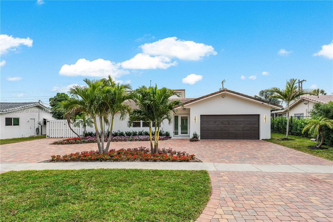 Недавно продано: $1,895,000 (4 спален, 3 ванн, 2771 Квадратных фут)