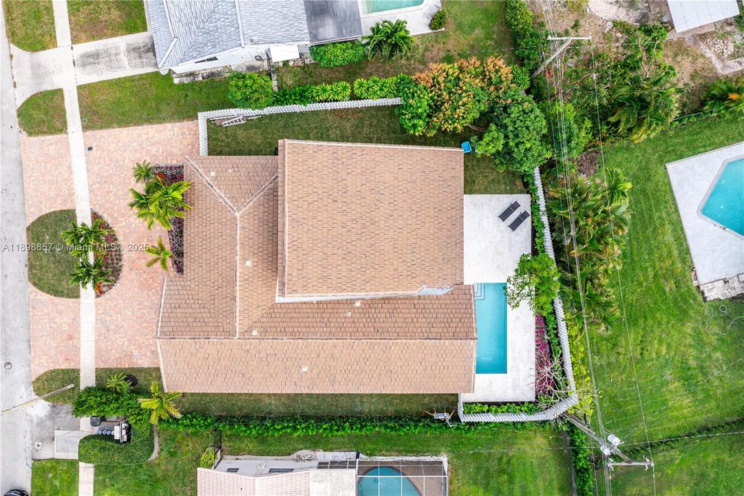 Недавно продано: $1,895,000 (4 спален, 3 ванн, 2771 Квадратных фут)