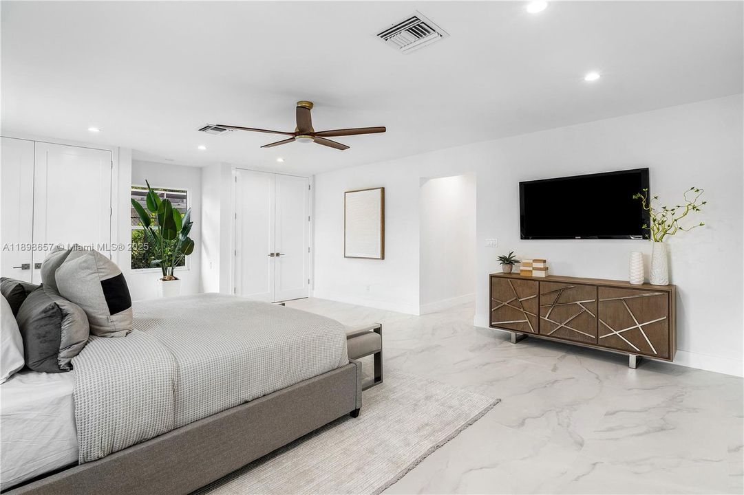 Недавно продано: $1,895,000 (4 спален, 3 ванн, 2771 Квадратных фут)