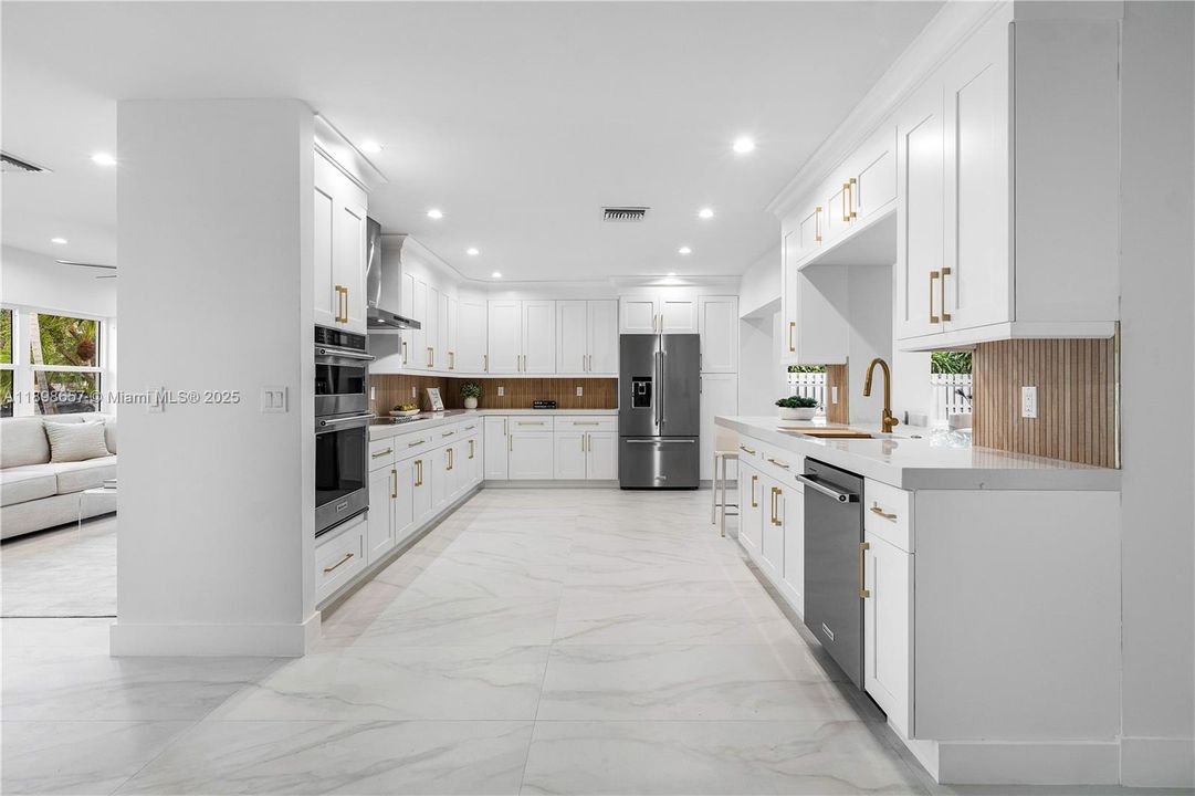 Недавно продано: $1,895,000 (4 спален, 3 ванн, 2771 Квадратных фут)