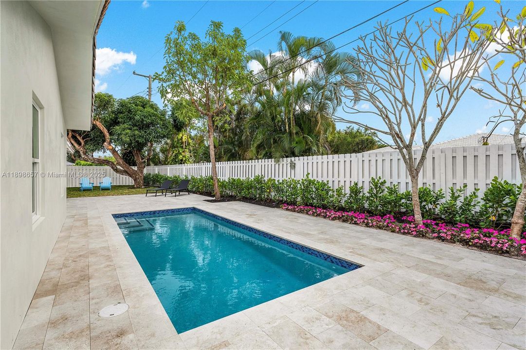 Недавно продано: $1,895,000 (4 спален, 3 ванн, 2771 Квадратных фут)