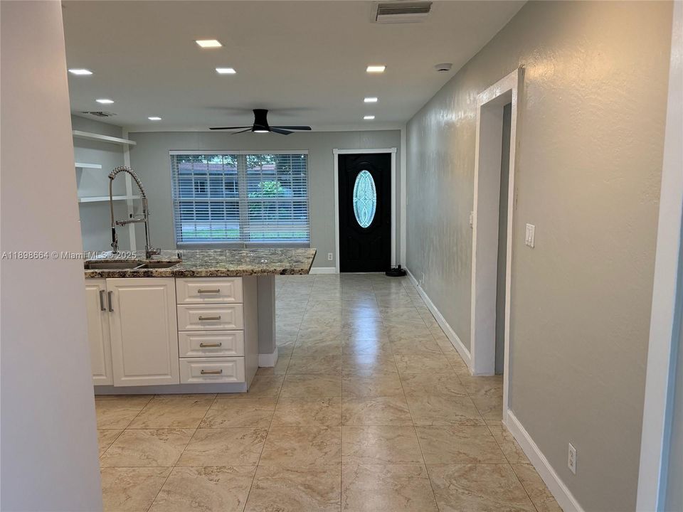 Recently Rented: $3,700 (4 beds, 2 baths, 1366 Square Feet)