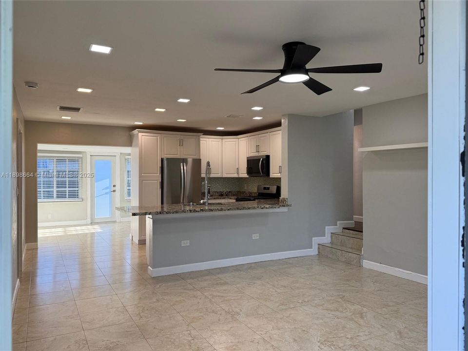 Recently Rented: $3,700 (4 beds, 2 baths, 1366 Square Feet)