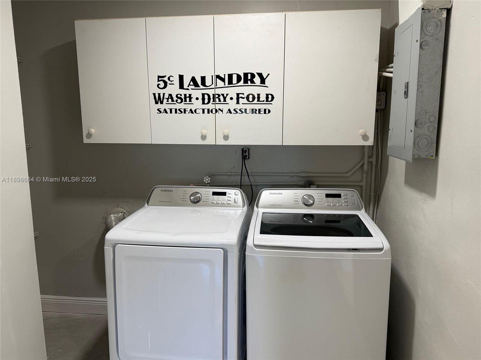 Recently Rented: $3,700 (4 beds, 2 baths, 1366 Square Feet)