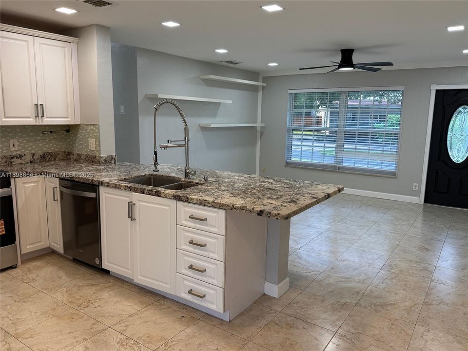 Recently Rented: $3,700 (4 beds, 2 baths, 1366 Square Feet)