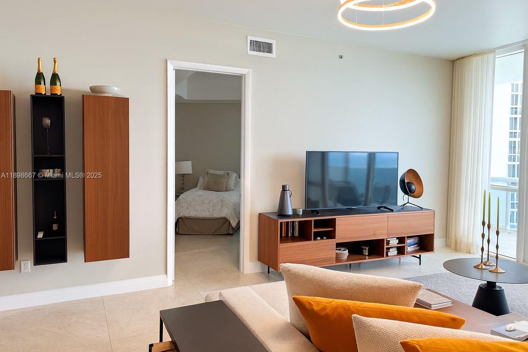 Под контрактом: $10,500 (2 спален, 3 ванн, 1962 Квадратных фут)