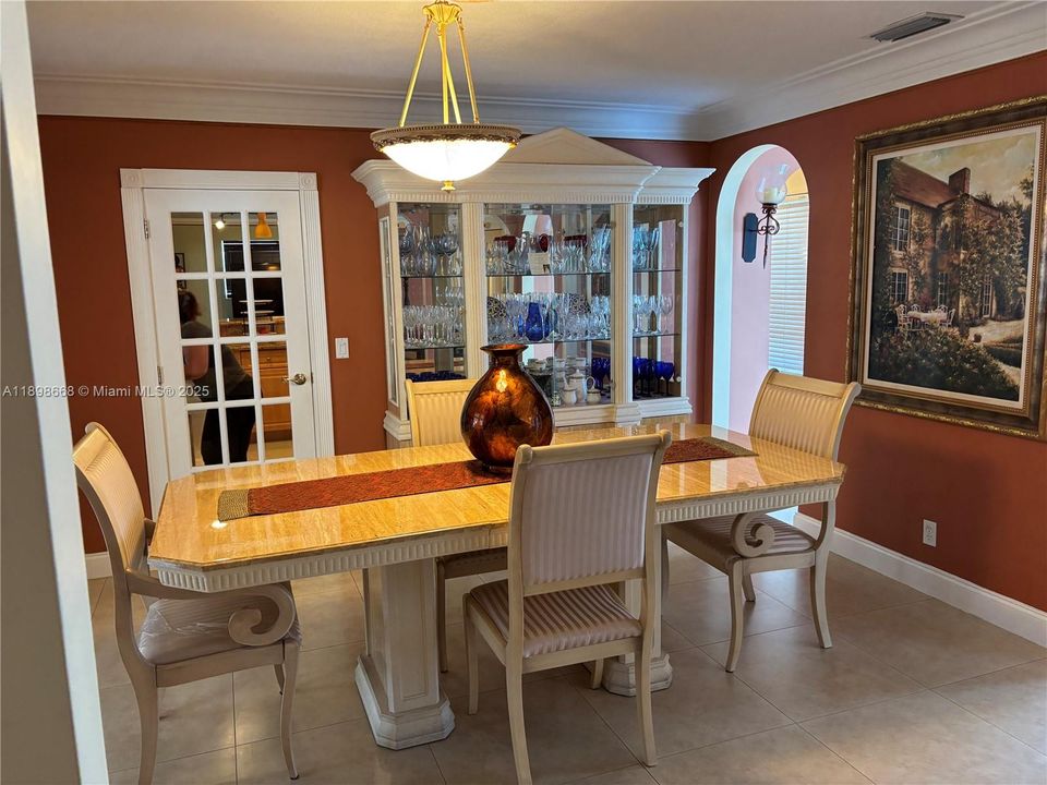 For Sale: $1,050,000 (4 beds, 3 baths, 2886 Square Feet)