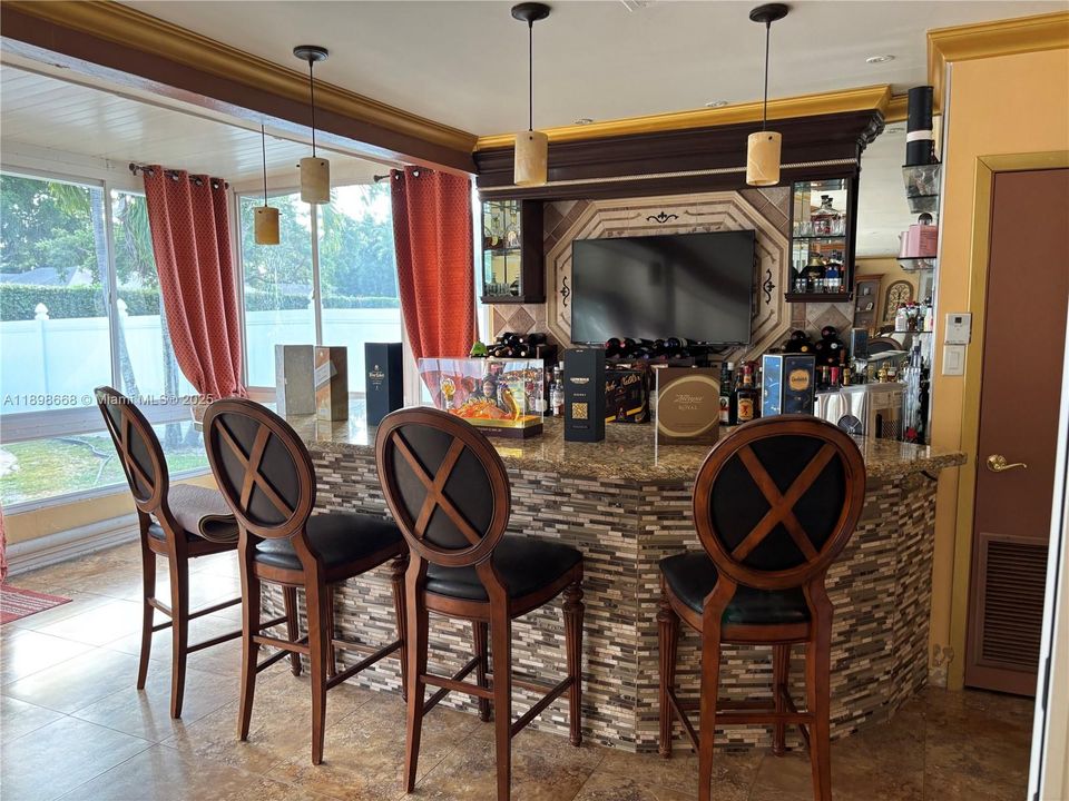 For Sale: $1,050,000 (4 beds, 3 baths, 2886 Square Feet)