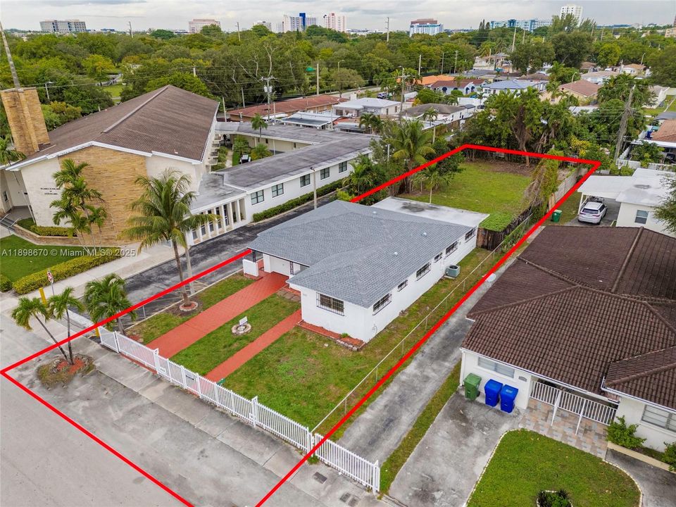 Active With Contract: $769,000 (3 beds, 2 baths, 1648 Square Feet)