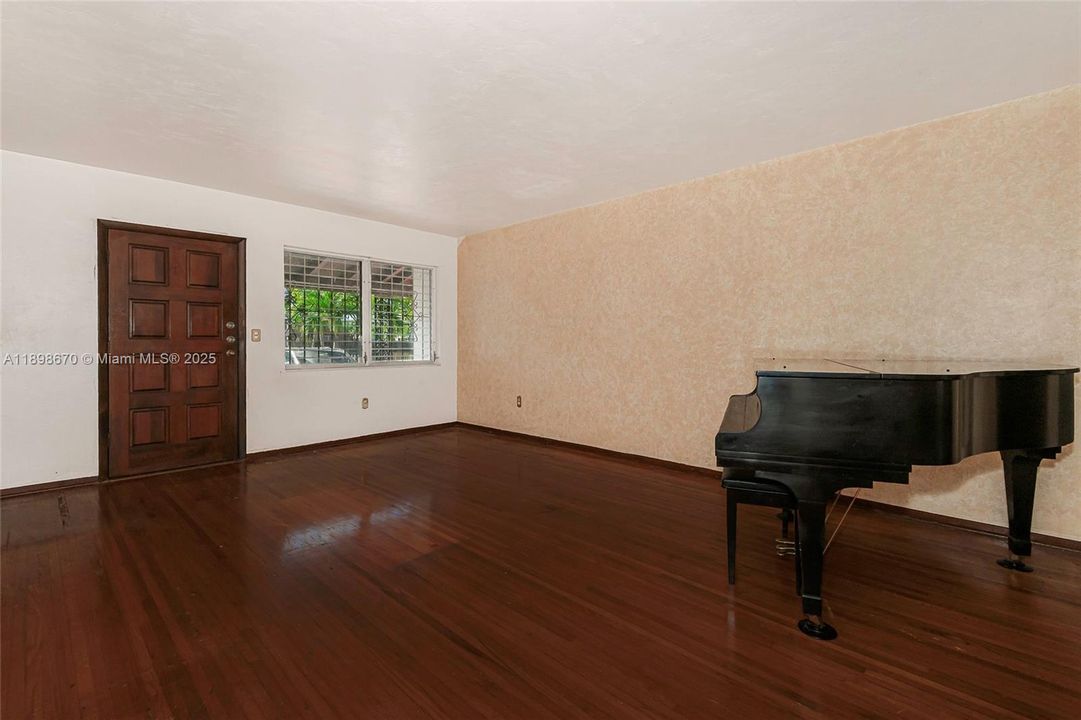 Active With Contract: $769,000 (3 beds, 2 baths, 1648 Square Feet)