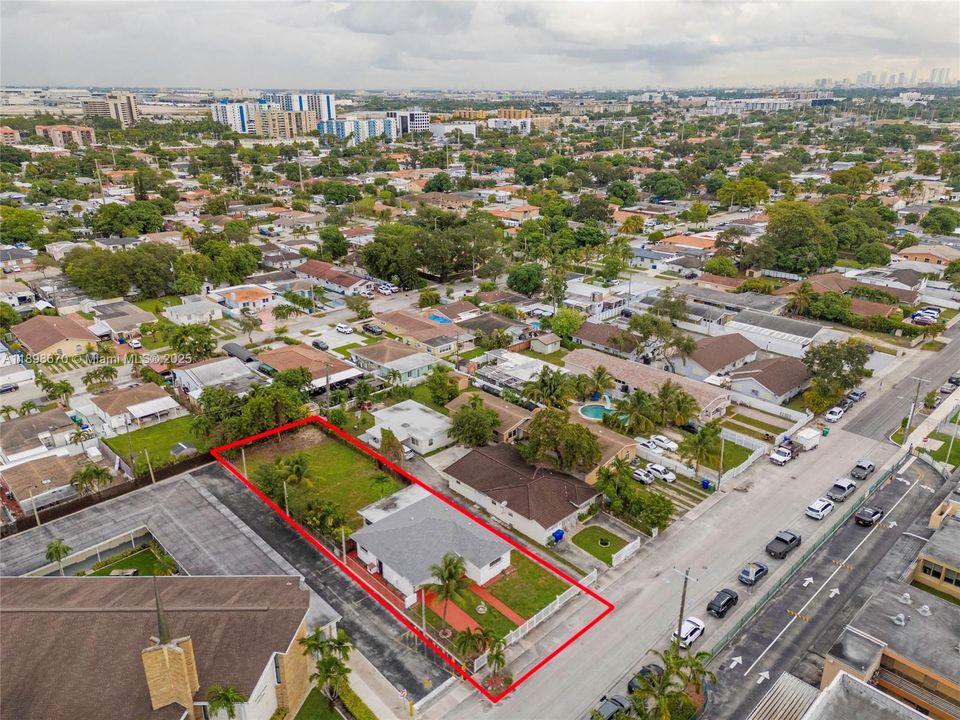 Active With Contract: $769,000 (3 beds, 2 baths, 1648 Square Feet)