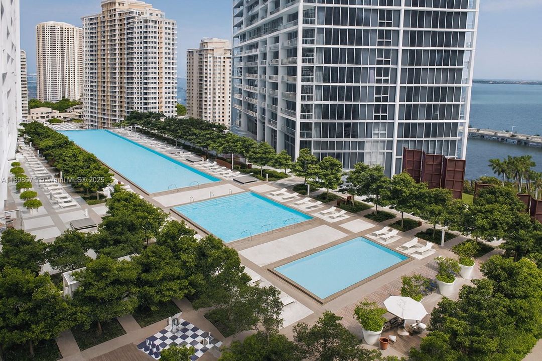 Active With Contract: $2,750 (0 beds, 1 baths, 598 Square Feet)