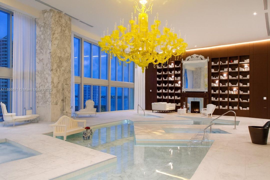 Active With Contract: $2,750 (0 beds, 1 baths, 598 Square Feet)