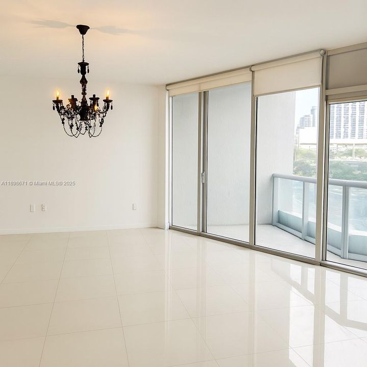 Active With Contract: $2,750 (0 beds, 1 baths, 598 Square Feet)