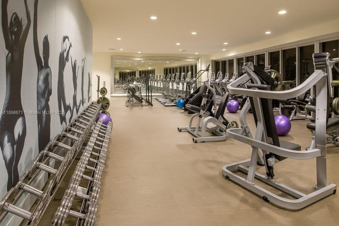 Active With Contract: $2,750 (0 beds, 1 baths, 598 Square Feet)