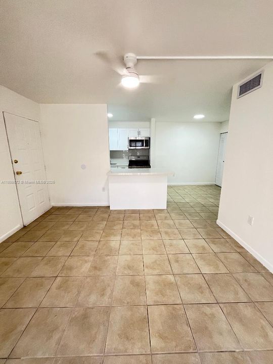 Recently Sold: $264,000 (2 beds, 2 baths, 883 Square Feet)