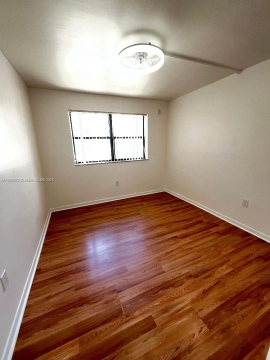 Recently Sold: $264,000 (2 beds, 2 baths, 883 Square Feet)