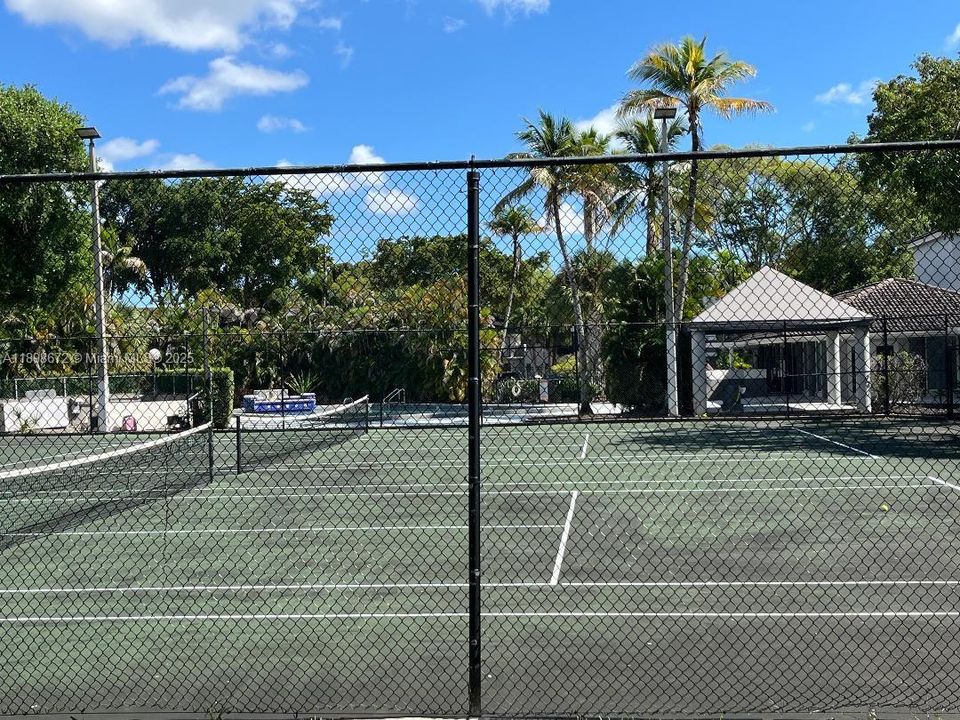 Recently Sold: $264,000 (2 beds, 2 baths, 883 Square Feet)