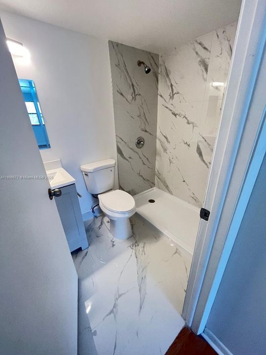 Recently Sold: $264,000 (2 beds, 2 baths, 883 Square Feet)