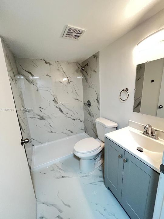 Recently Sold: $264,000 (2 beds, 2 baths, 883 Square Feet)